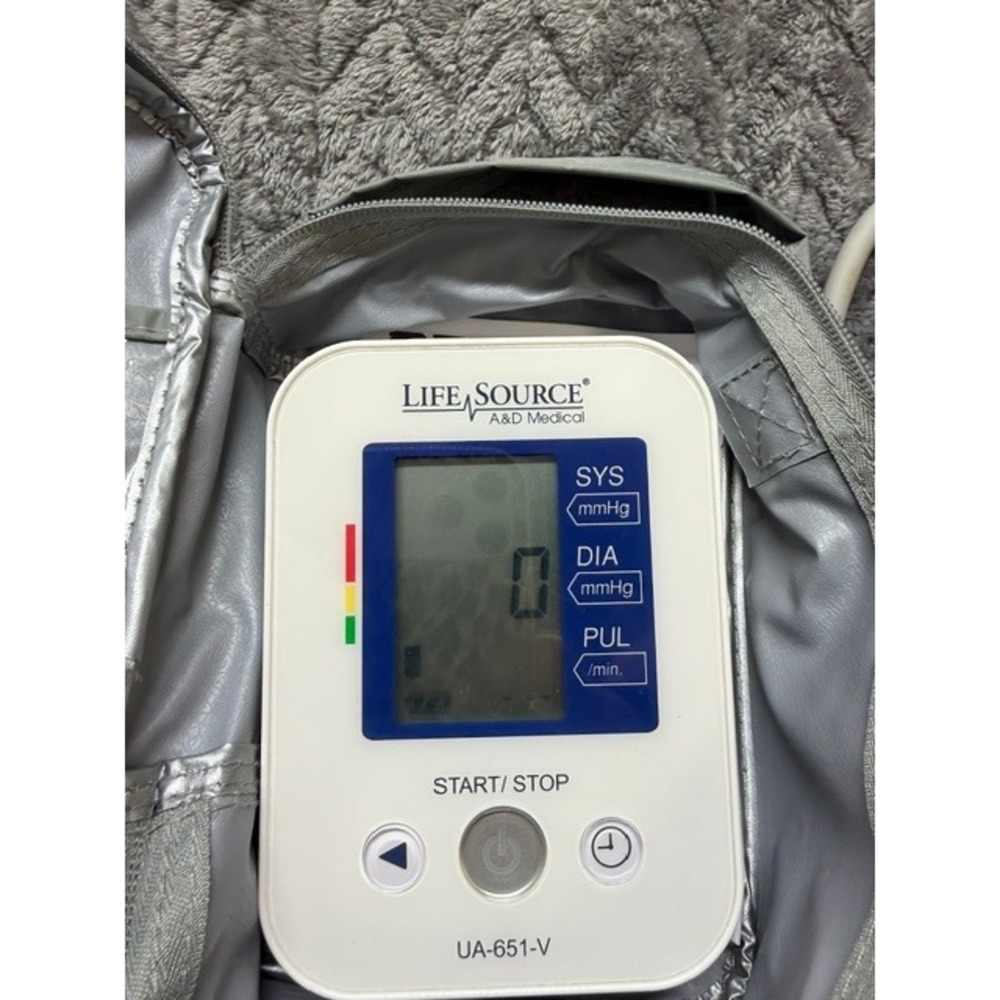 LifeSource A&D Medical UA-651-V Blood Pressure Monitor BRAND NEW with Case